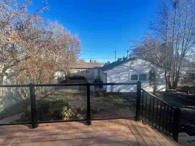9707 75a St Nw - Photo 4 of 30