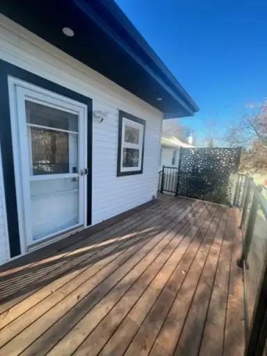 9707 75a St Nw - Photo 5 of 30
