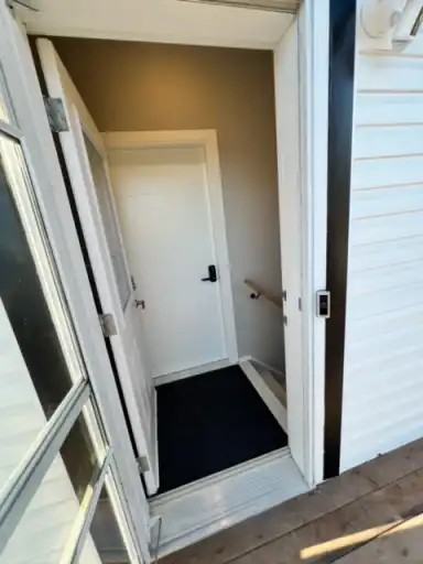 9707 75a St Nw - Photo 6 of 30