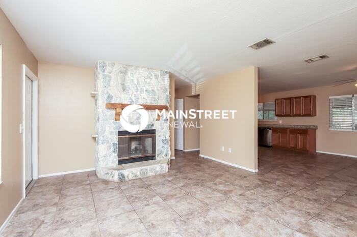 435 Rome Ave Ne - Photo 4 of 16