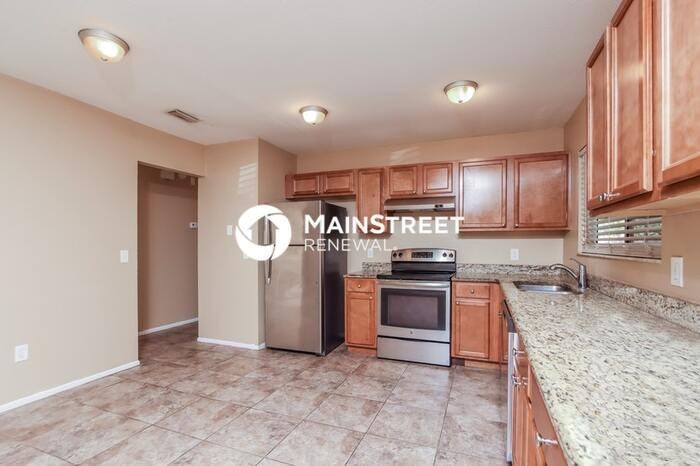 435 Rome Ave Ne - Photo 5 of 16