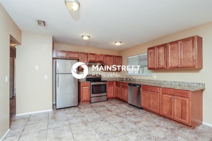 435 Rome Ave Ne - Photo 6 of 16