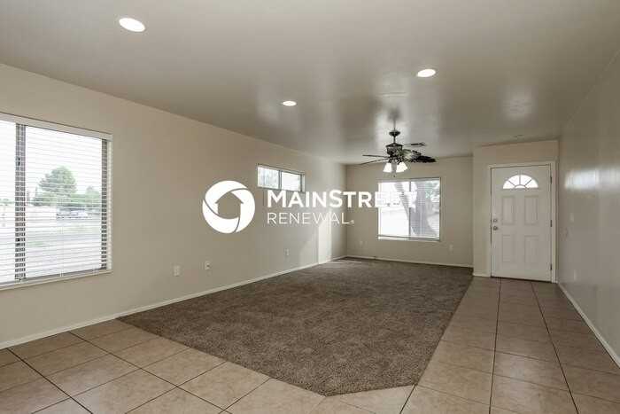 2133 E 35th St - Photo 4 of 16