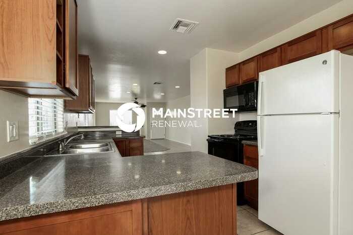 2133 E 35th St - Photo 6 of 16