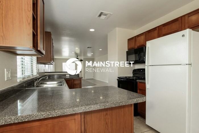 2133 E 35th St - Photo 7 of 16