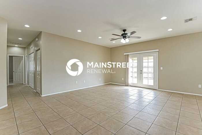 5740 S Hildreth Ave - Photo 4 of 16
