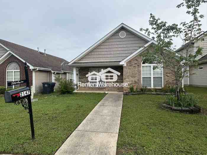 2147 Village Ln - Photo 2 of 27