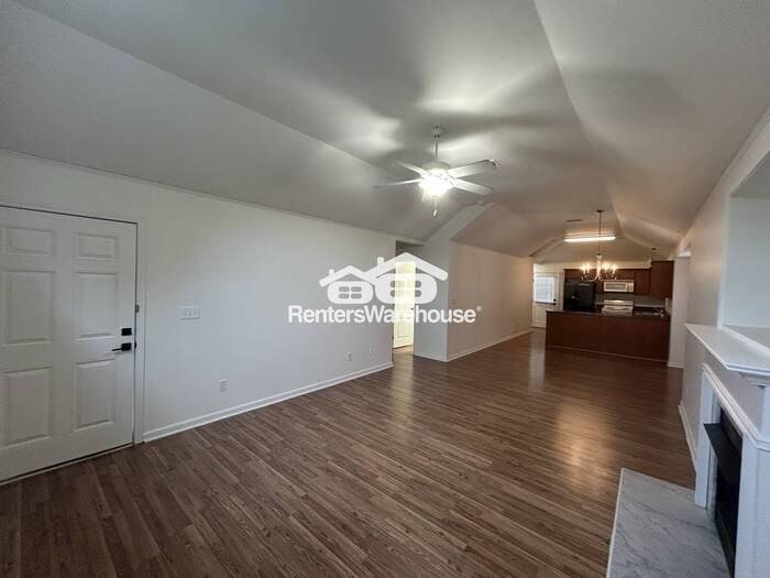 2147 Village Ln - Photo 4 of 27
