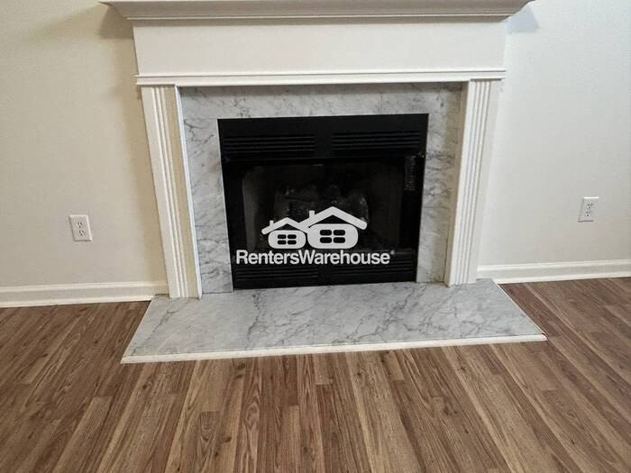 2147 Village Ln - Photo 5 of 27