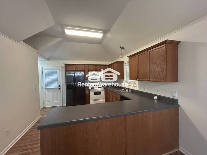 2147 Village Ln - Photo 7 of 27