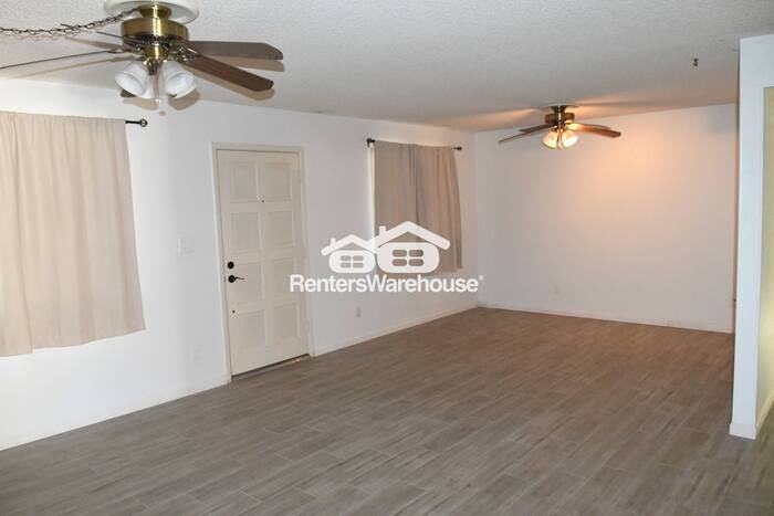2926 W Northview Ave - Photo 3 of 18