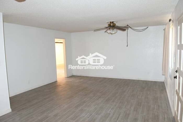 2926 W Northview Ave - Photo 4 of 18
