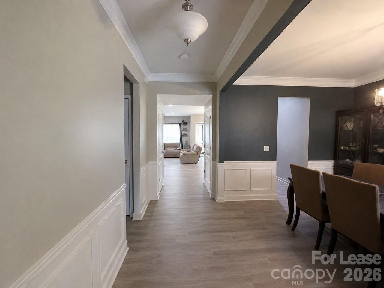 2052 Angel Oak Dr - Photo 2 of 17