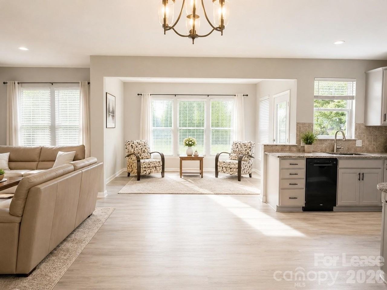 2052 Angel Oak Dr - Photo 6 of 17