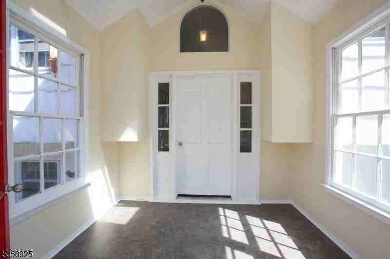 50 Mountain View Ave - Photo 5 of 24