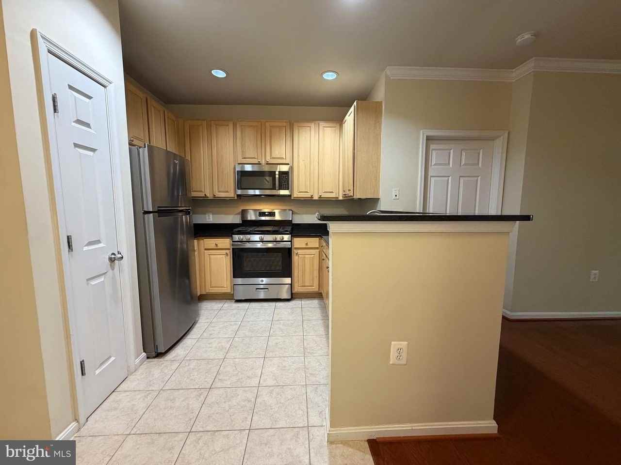 2321 25th St S - Photo 4 of 26