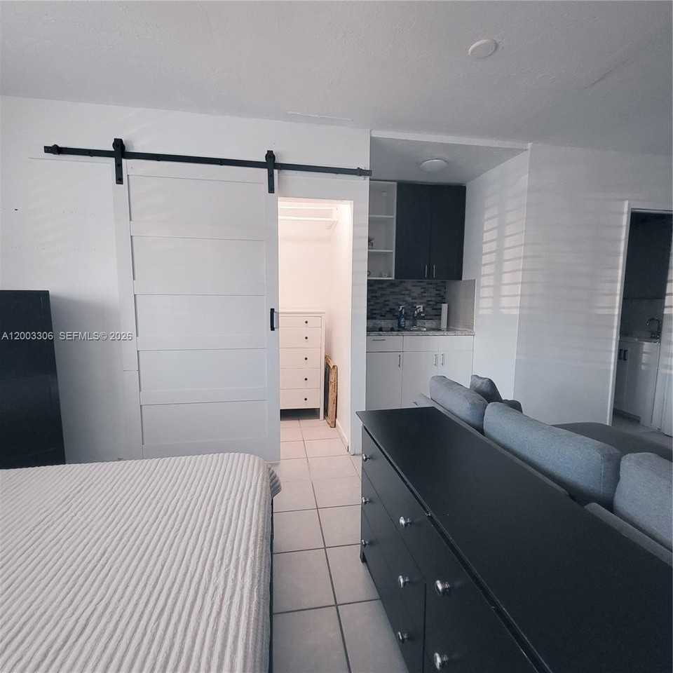3405 W Lake Pl #1 - Photo 5 of 11