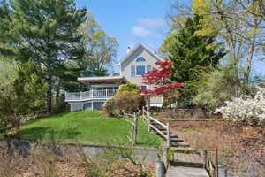 featured image of 425 Briarwood Ln