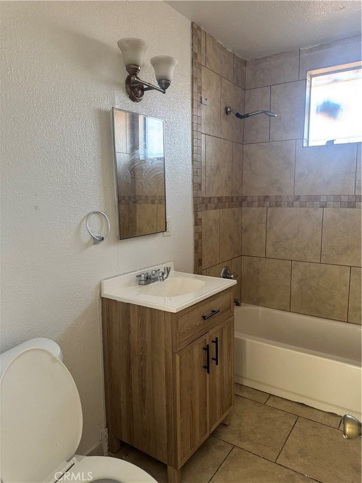1111 W 93rd St - Photo 6 of 17