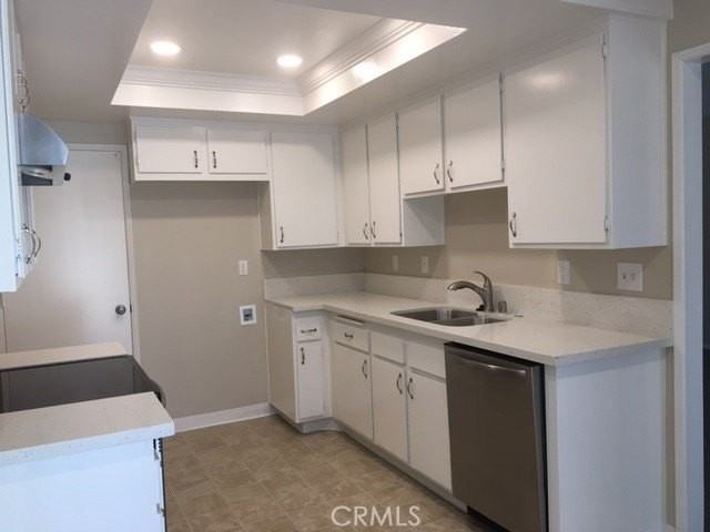 5751 Laguna Way - Photo 4 of 22