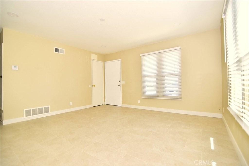 180 Southampton Way #32 - Photo 2 of 16