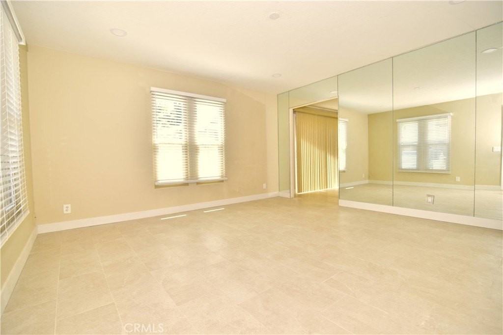 180 Southampton Way #32 - Photo 3 of 16