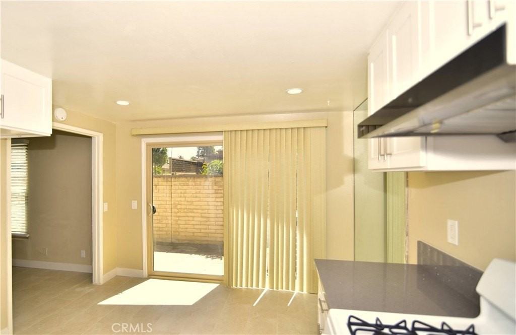 180 Southampton Way #32 - Photo 5 of 16