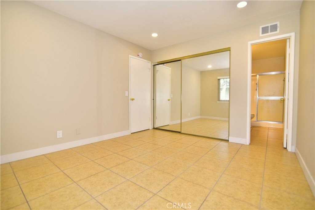180 Southampton Way #32 - Photo 7 of 16