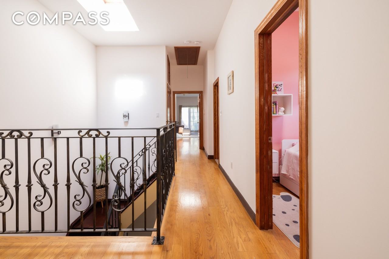 3120 43rd St - Photo 4 of 5