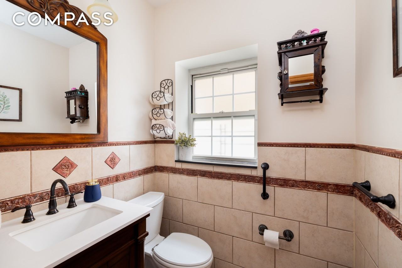 3120 43rd St - Photo 5 of 5