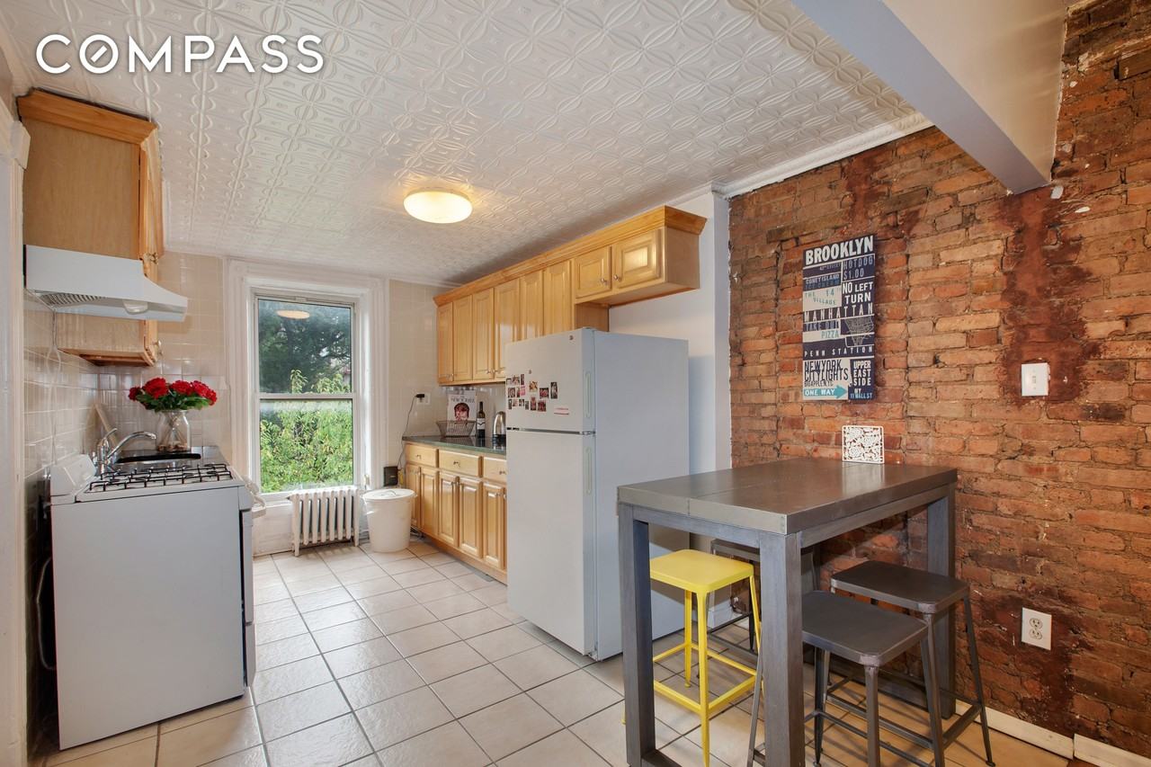 250 Saint Marks Ave #3 - Photo 2 of 4