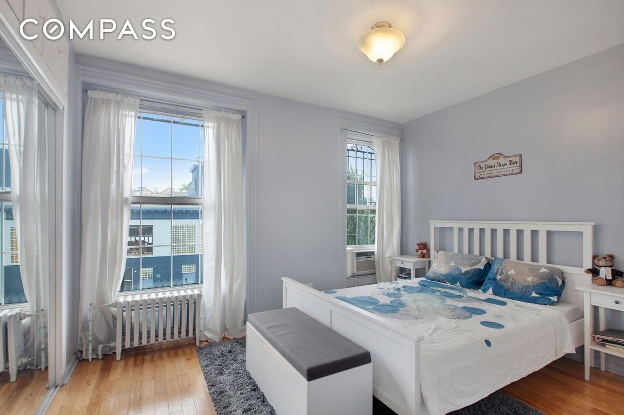 250 Saint Marks Ave #3 - Photo 3 of 4