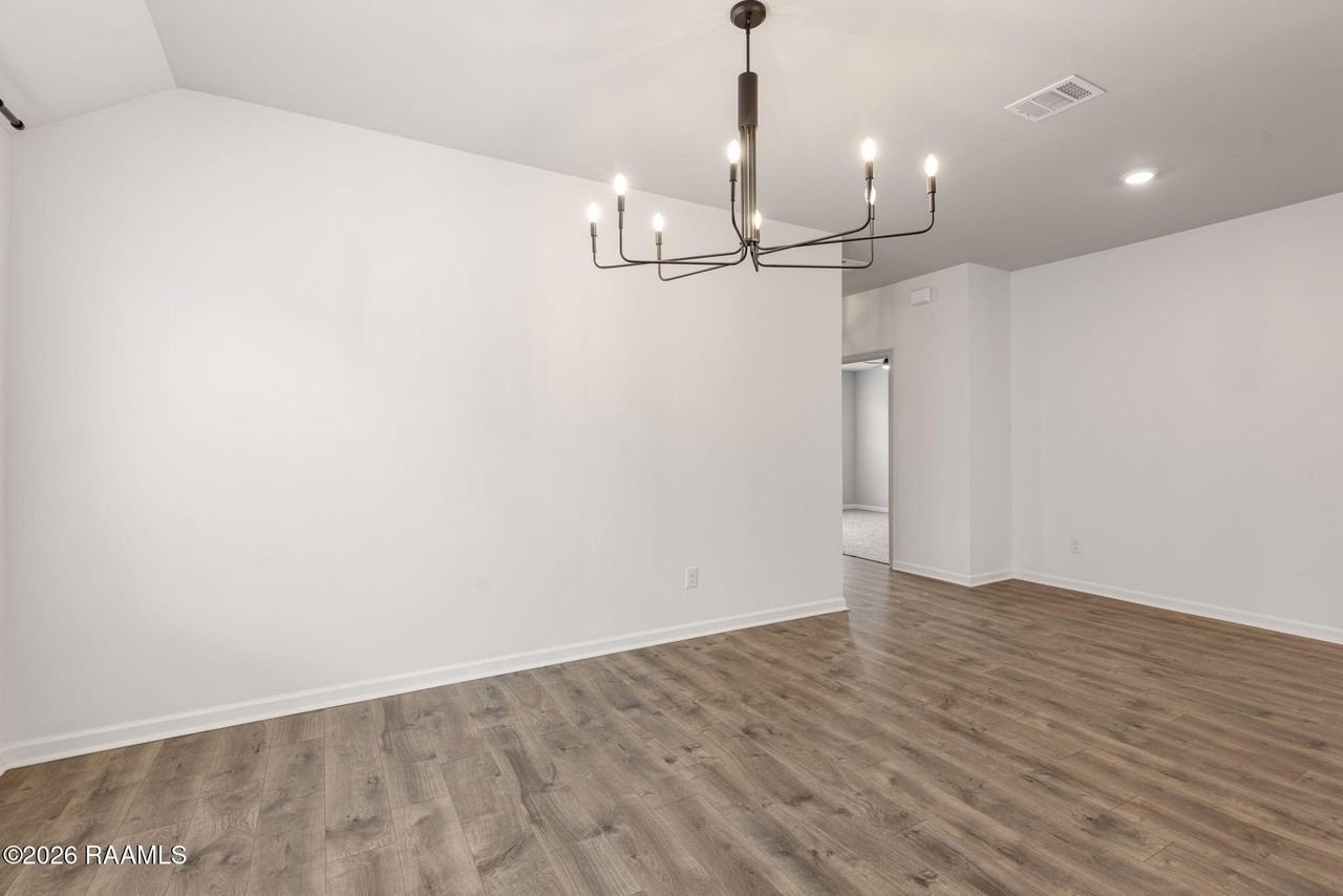 619 Griffiths Ct - Photo 4 of 29