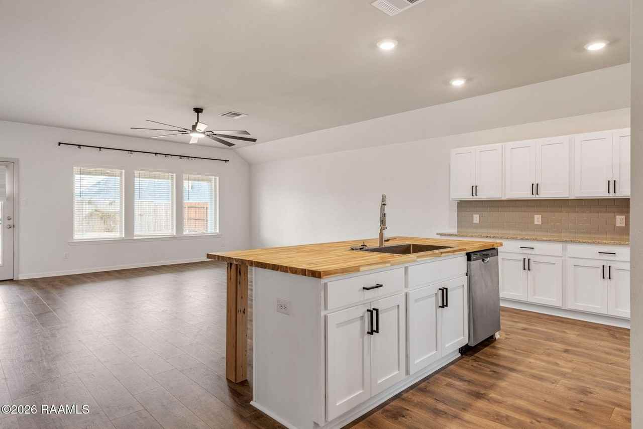 619 Griffiths Ct - Photo 6 of 29