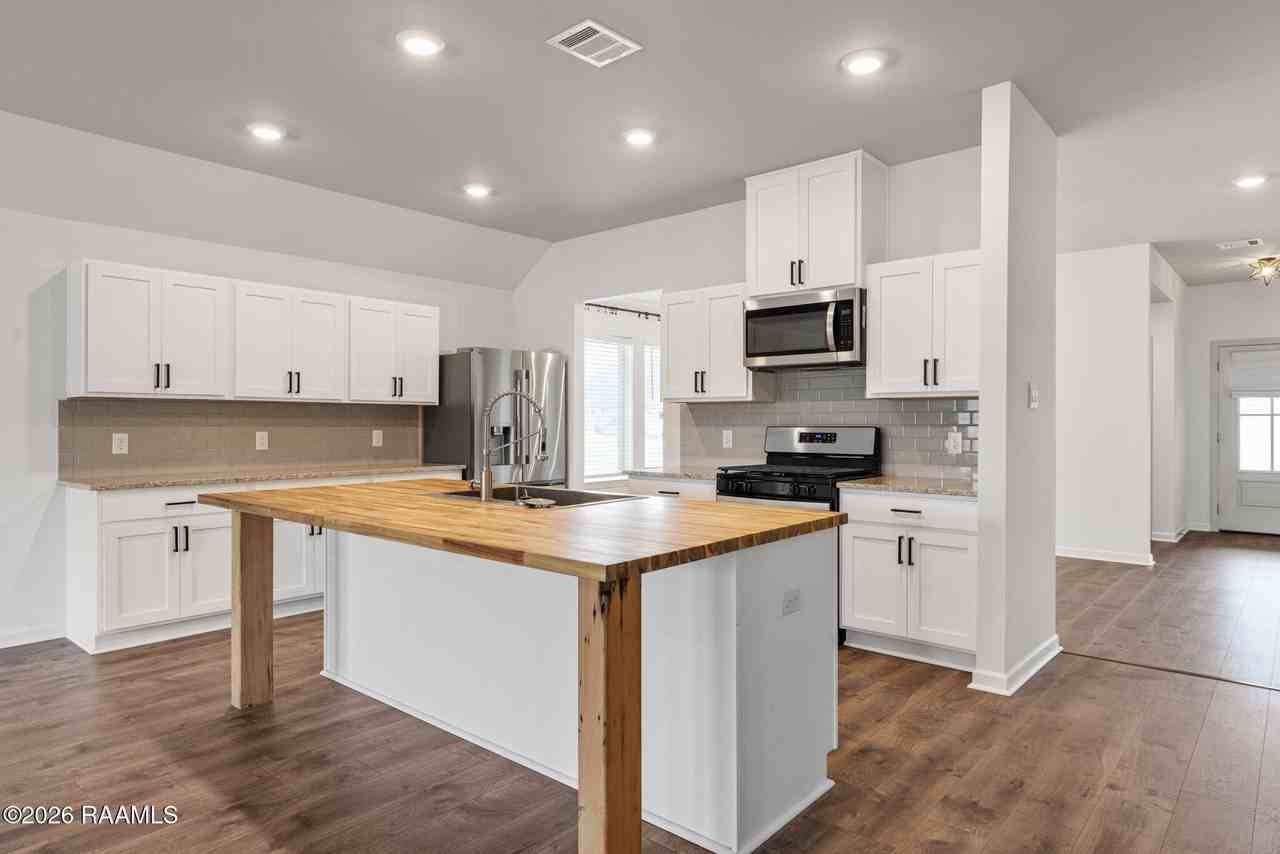 619 Griffiths Ct - Photo 7 of 29