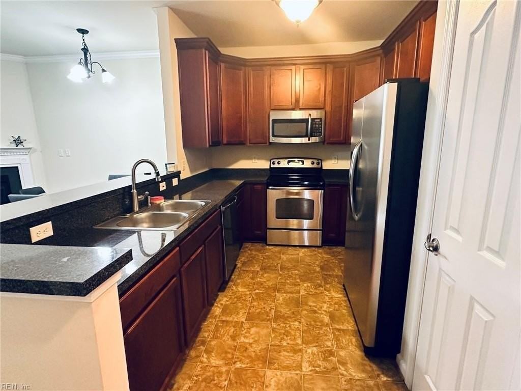 527 Settlement Ln - Photo 3 of 23