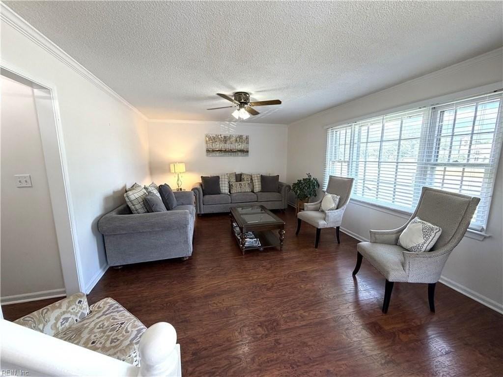 713 Little Neck Rd - Photo 4 of 29