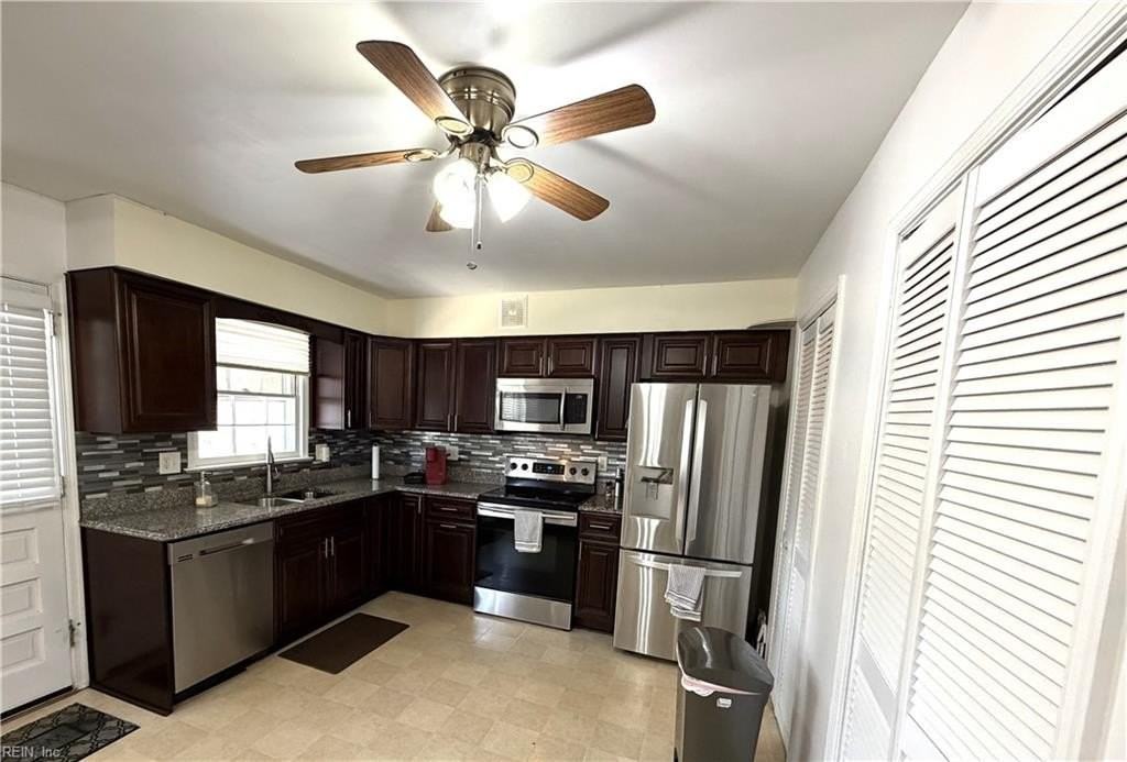 713 Little Neck Rd - Photo 6 of 29