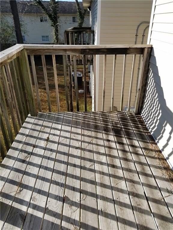 16 Lakeside Cres #B - Photo 4 of 14