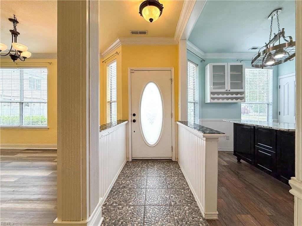 1836 Kensal Green Dr - Photo 4 of 33