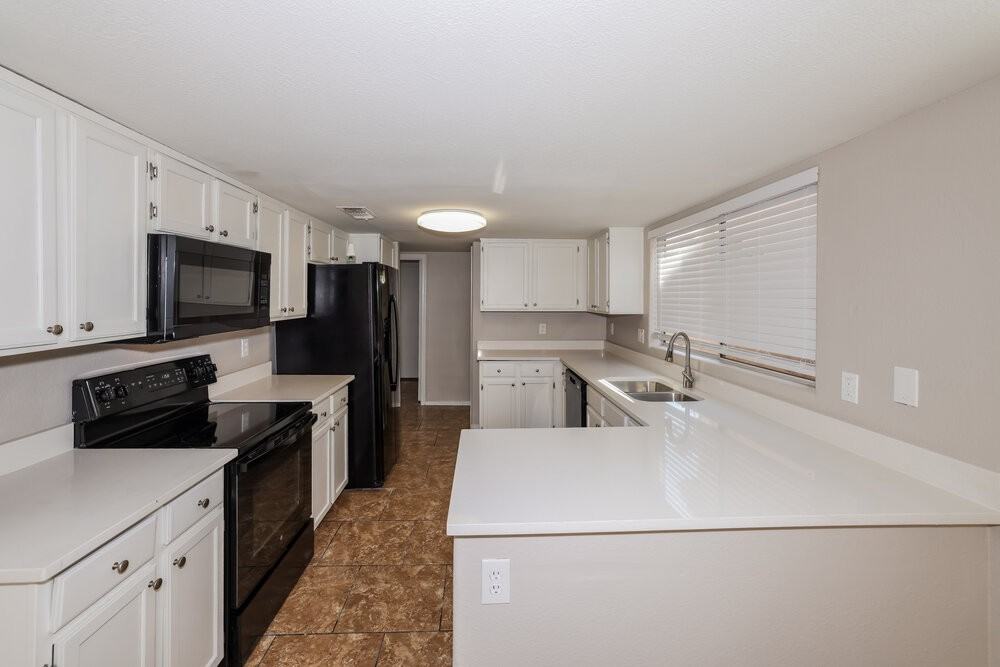 4124 E Anderson Dr - Photo 6 of 17