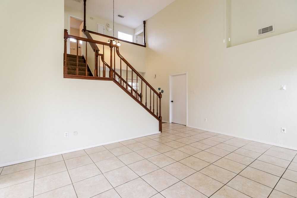 20110 River Brook Dr - Photo 4 of 17