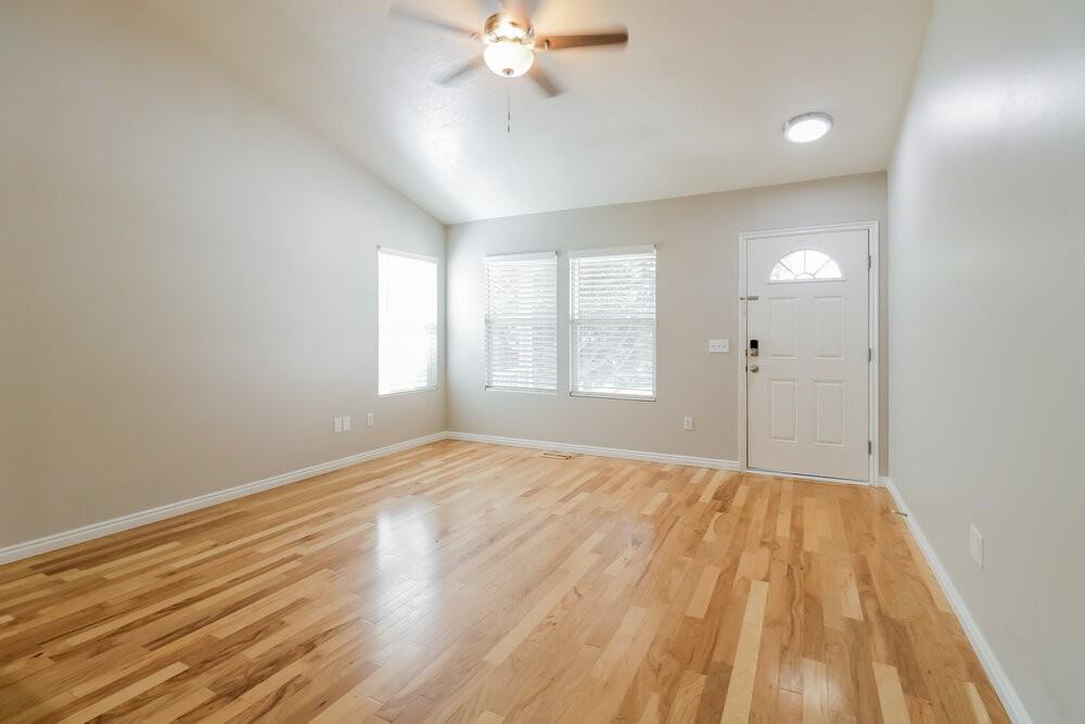 4049 E Sioux St - Photo 4 of 16