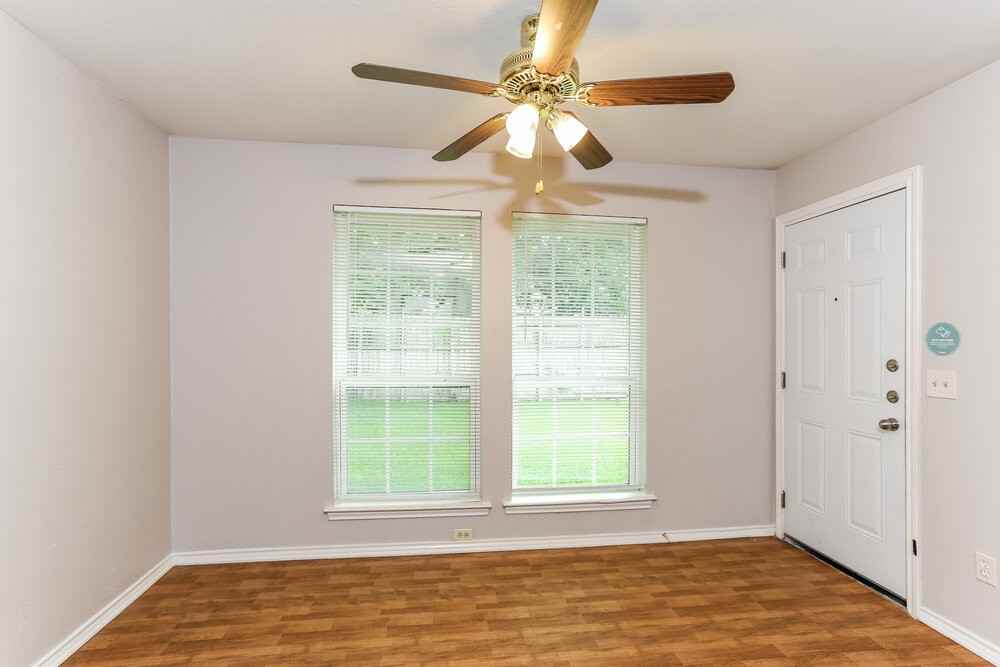 704 Brookhaven Dr - Photo 6 of 16