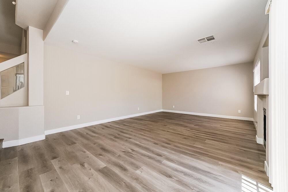 8733 Country View Ave - Photo 6 of 17