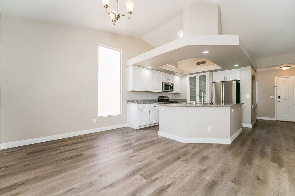 8733 Country View Ave - Photo 7 of 17