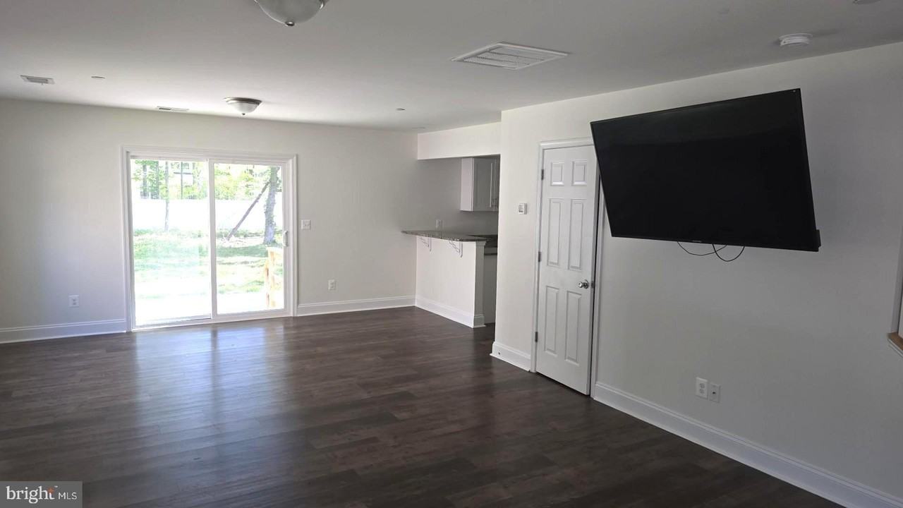 106 Cecil Rd - Photo 3 of 6