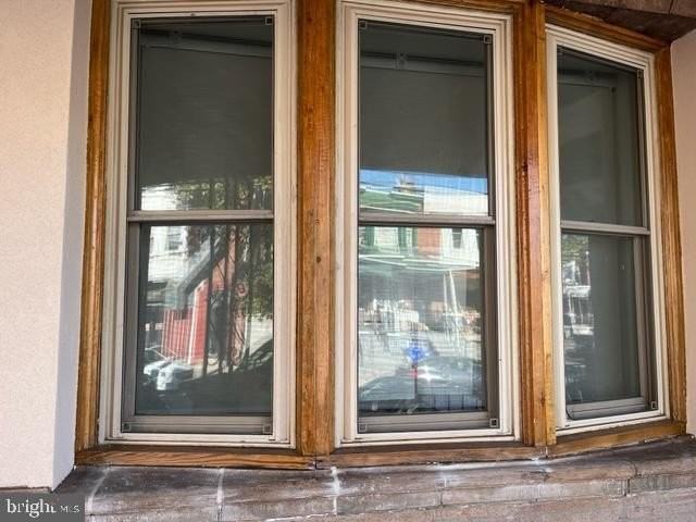 207 S 53rd St #1stFL - Photo 4 of 15