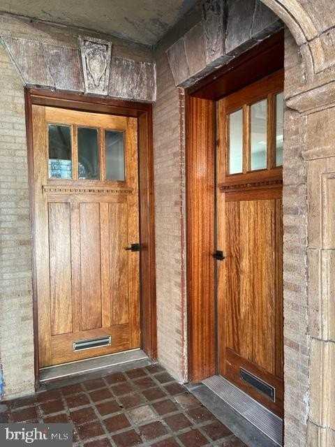 207 S 53rd St #1stFL - Photo 5 of 15