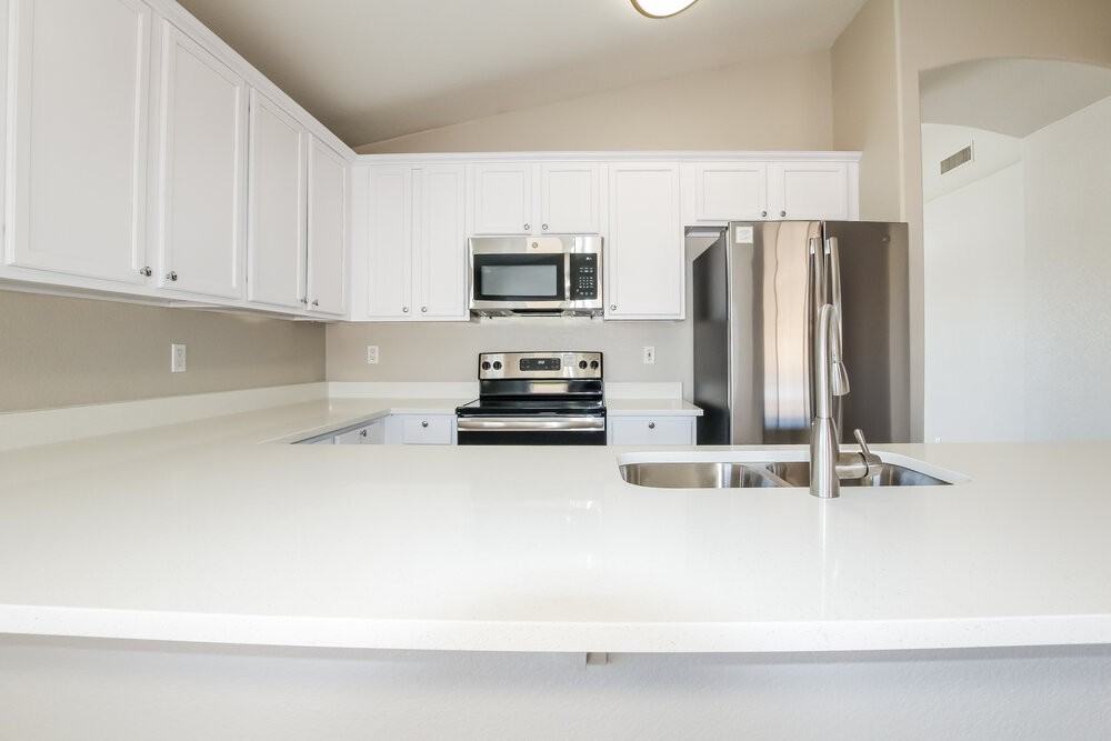 4503 N 88th Ave - Photo 7 of 16